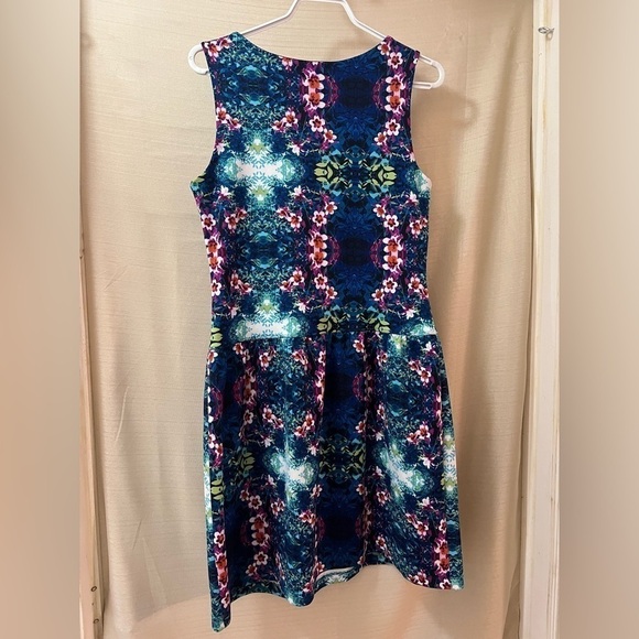 🔴Cynthia Rowley trippy unique floral design midi dress summer size 10 - Picture 6 of 8